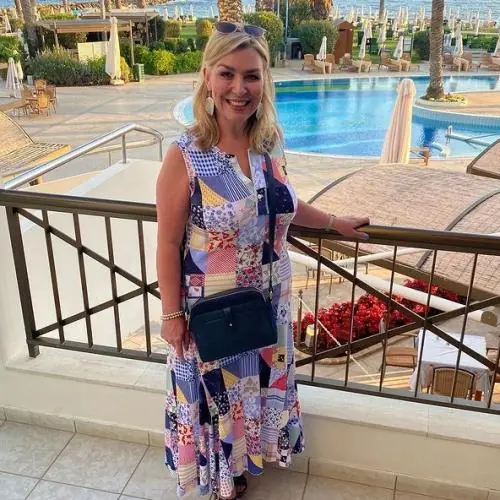 ausschnittige image 0